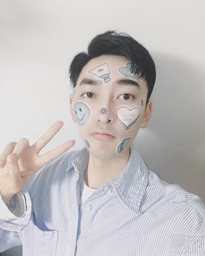 M119_男套图211照片（年轻爱生活高个子男神自拍照 青年男士各种场景自拍一整套生活照）-12